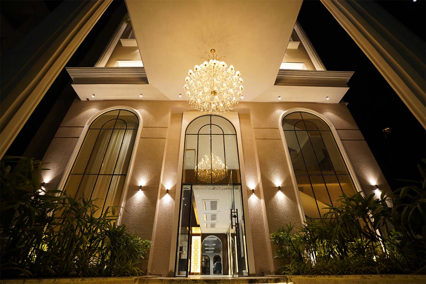 Luxurious accommodation at Hotel Suffa International, Indore